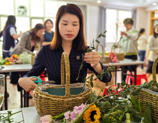 女神節(jié)里笑容翻飛，歡樂不退