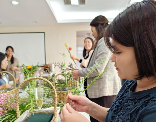 女神節(jié)里笑容翻飛，歡樂不退